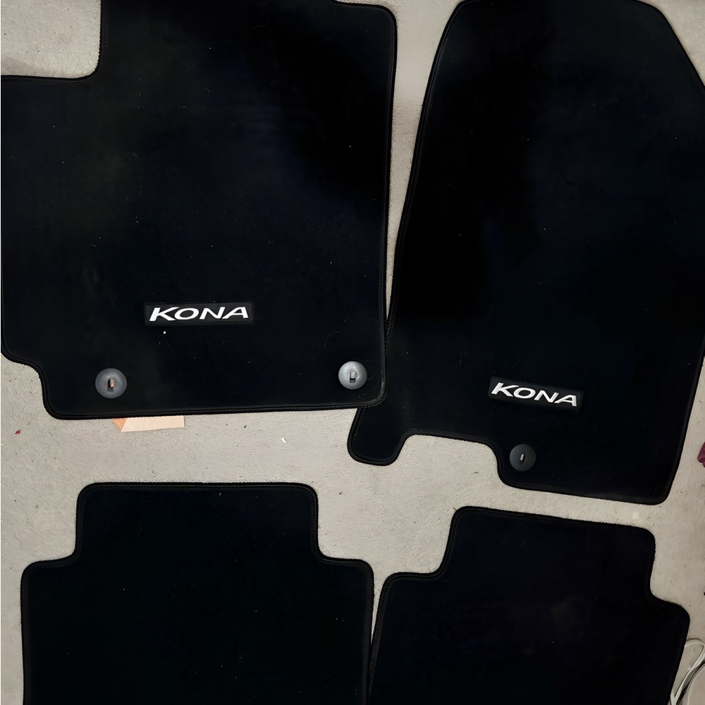 Kona Black Car Floor Mats Set